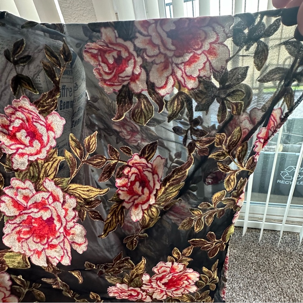 Gorgeous Woven Heart Black Sheer Floral Kimono- One Size